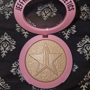 NWT Supreme Frost Highlighting Powder